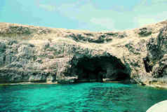 Grotta - Isola di Lampedusa  clicca la foto per ingrandirla in un'altra pagina