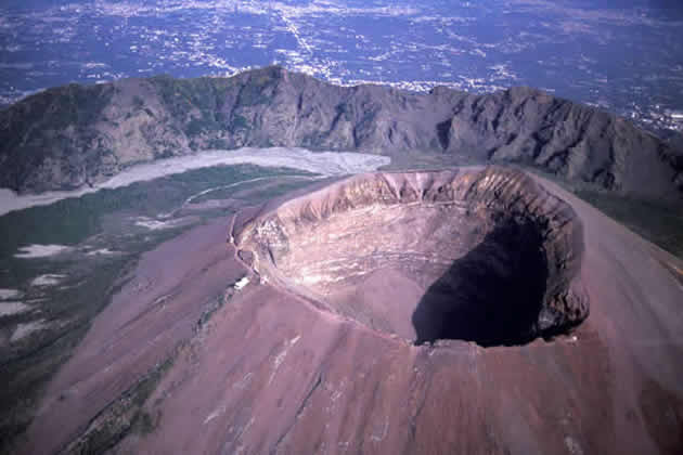 Il cratere del Vesuvio